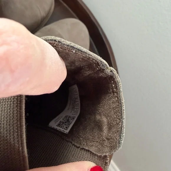 TOMS Women's Olive Ankle Booties - Picture 9 of 10